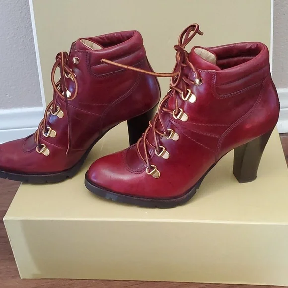 Michael Kors booties - Picture 3 of 9